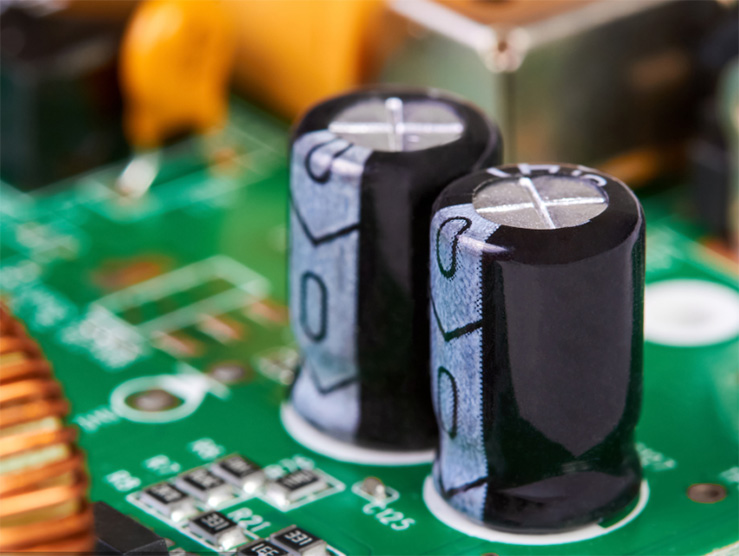 How Do Electrolytic Capacitors Work and What Are Their Applications?